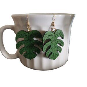 ❤️ 4/$20 New wood monstera-leaf earrings Lightweight dangle green plant foliage